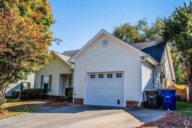 Building Photo - 1925 Cedar Ridge Ln Rental