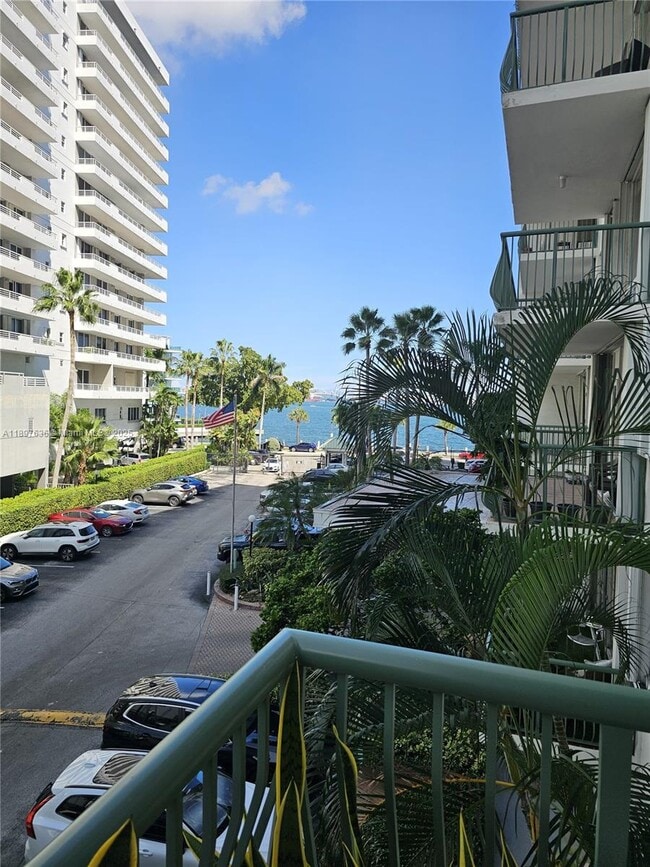 Building Photo - 1408 Brickell Bay Dr Unit 316
