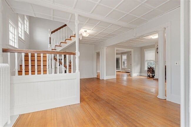 Photo - 187 Pleasant St