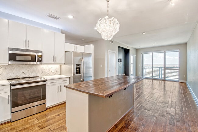 Kitchen-stainless steel appliances - 333 W Trade St Unit 1501