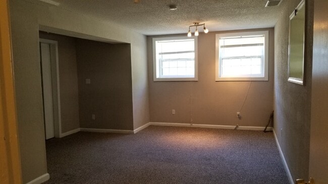 Photo - 213 S Brittany Dr