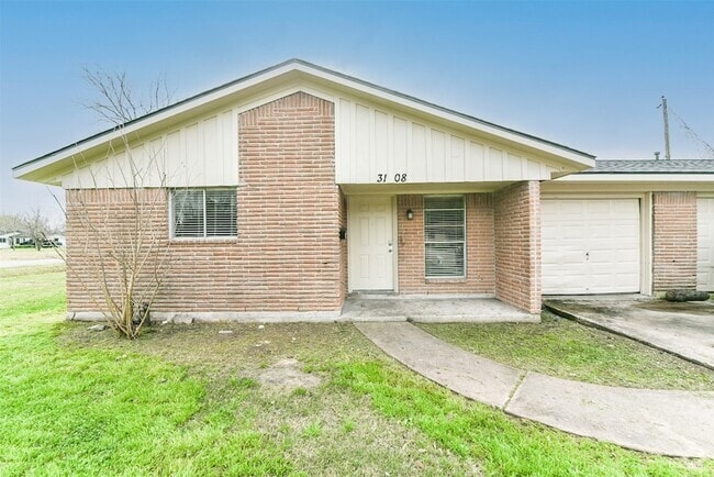 Building Photo - 3108 Wilmington St Rental