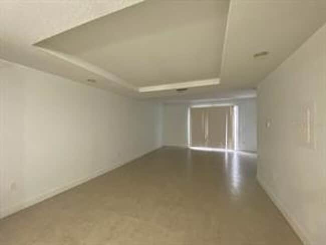 Building Photo - Kissimmee Townhome