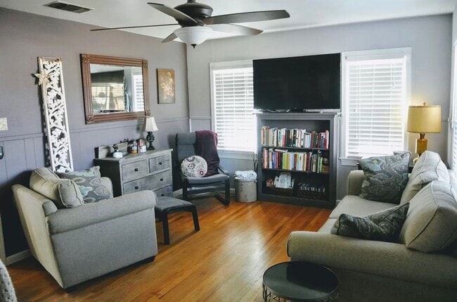 Building Photo - Pre leasing for fall 2026! 3/2 in Tech Terrace!