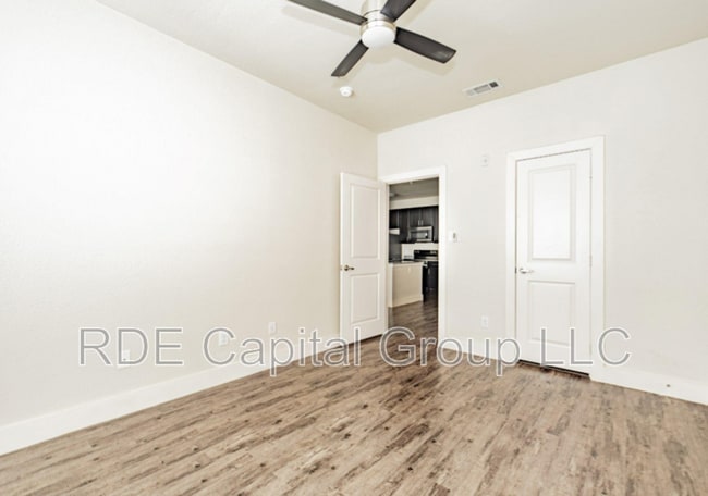 Photo - 3221 Elihu St