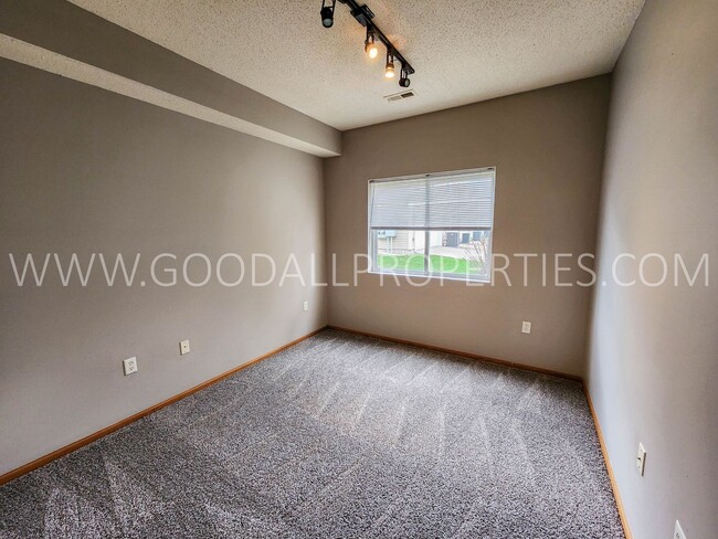 Photo - 3 bedroom townhome in Ankeny Unit G6