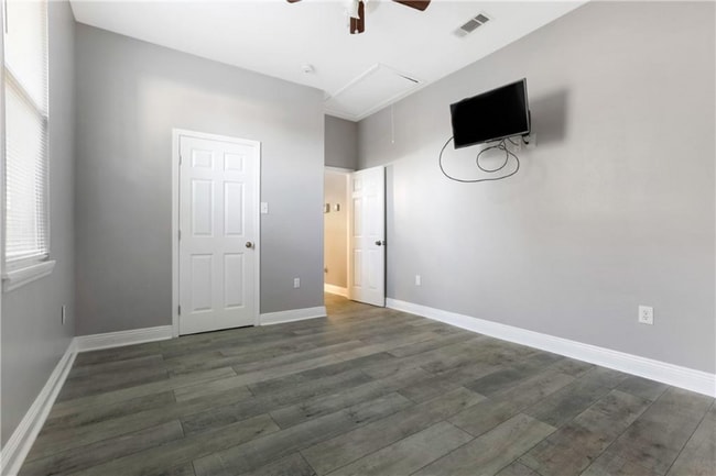 Photo - 1909 Port St