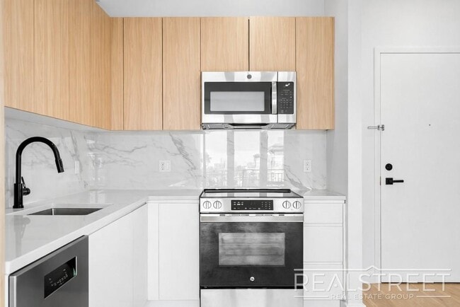 Photo - Rogers Avenue Unit 5A