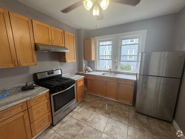 Building Photo - 198 Sherman St Unit 3 Rental