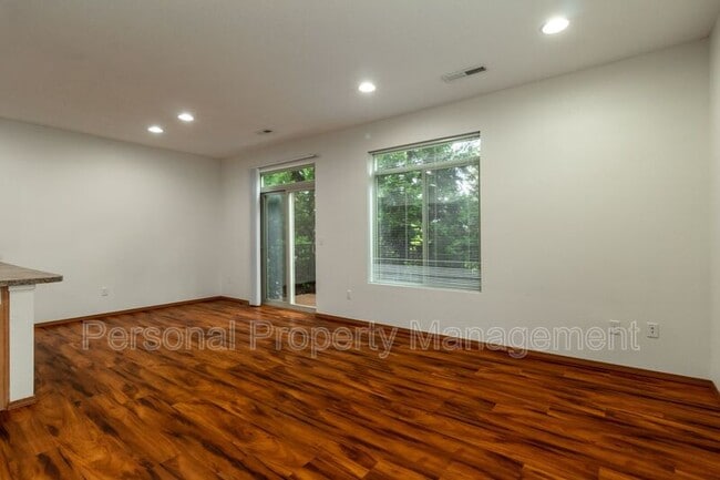 Photo - 3604 NE 81st Cir