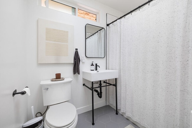 Photo - 236 Camellia Ln Unit B