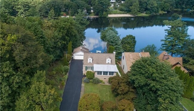 Photo - 85 Putnam Rd House