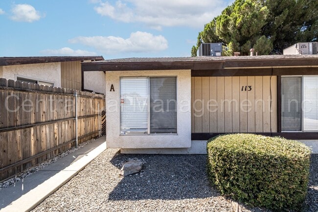 Building Photo - 113 Universe Ave Unit A Rental