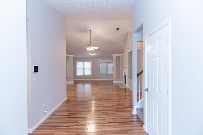 Photo - 1159 Simonton Glen Way SE