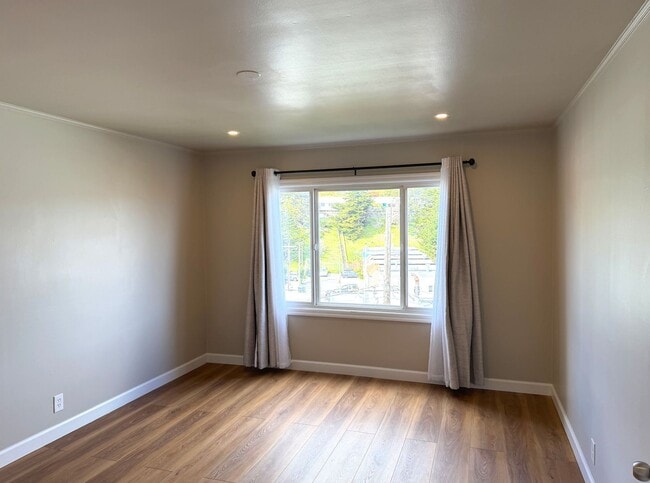 Photo - TOTAL REMODEL LARGE BRIGHT 1800sf 3BR/2BA/2GR Cayuga Terrace Home  AVAILABLE NOW