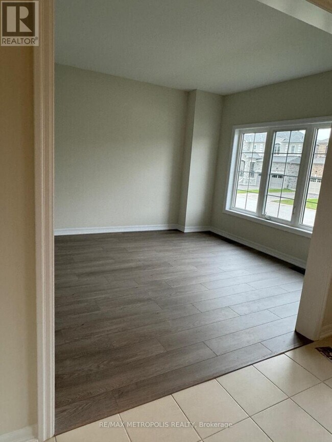 Photo - 232 Warden St