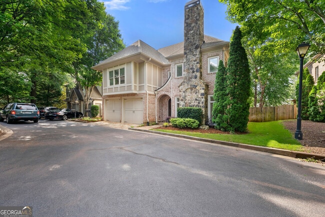 Photo - 2041 Mendenhall Cir