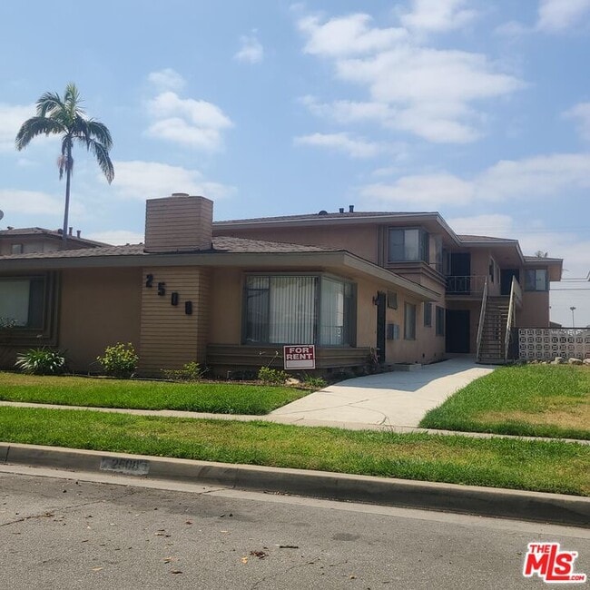 Building Photo - 2508 W El Segundo Blvd Unit F Rental