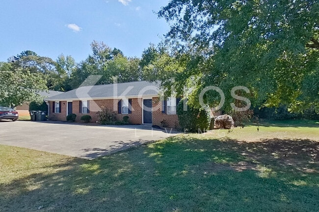 Photo - 180 Deer Pkwy