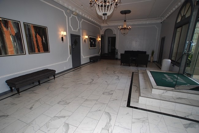 Photo - Arwyn Manor Apartments...New York Style..N...