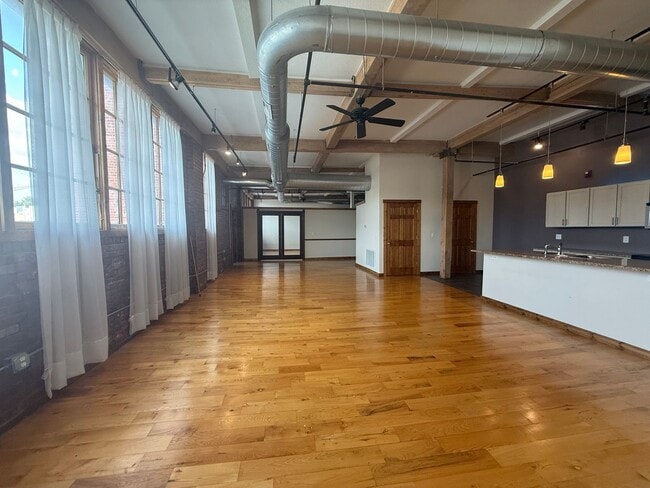 Photo - 601 N National Ave