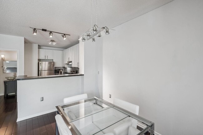 Photo - 675 N 1st St