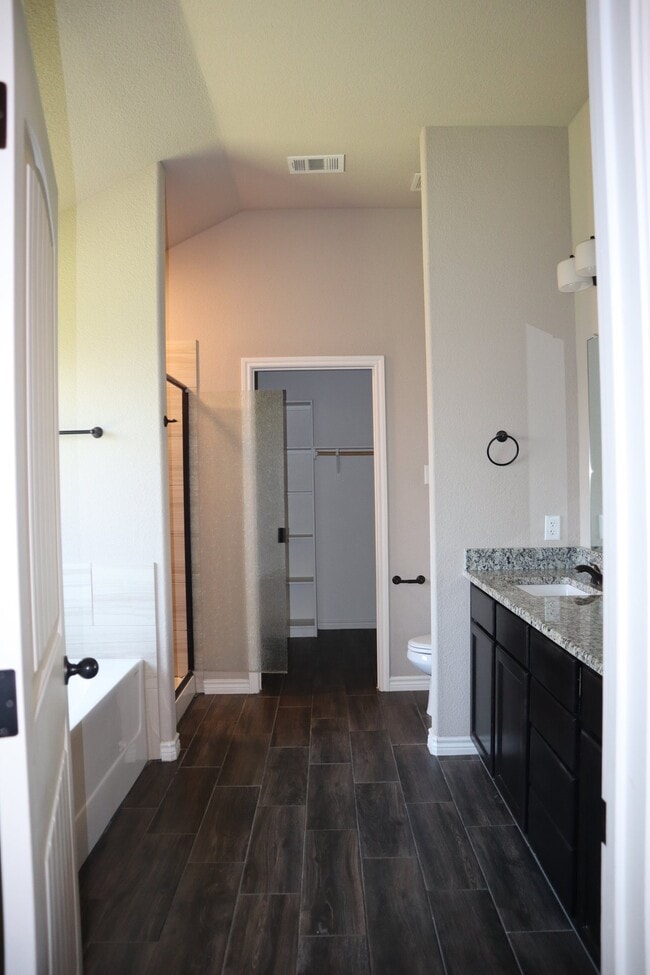 5207 Colina Dr