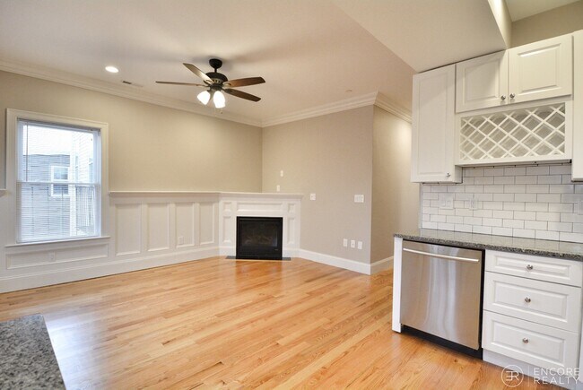 Photo - 57 W Seventh St Unit 3