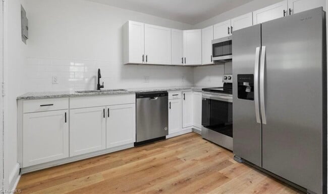 Photo - 312 Vance St