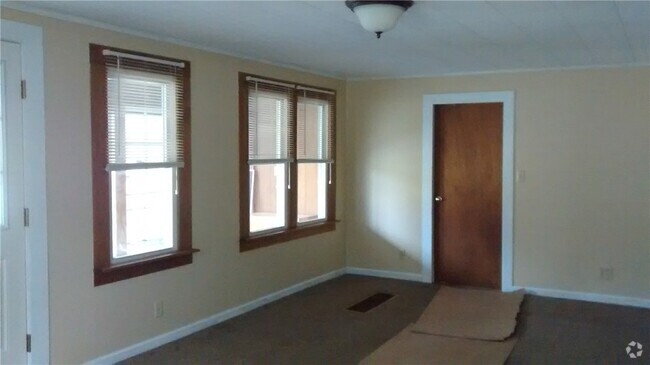 Building Photo - 1126 Trumbulls Corners Rd Rental