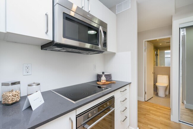 Building Photo - 111 Lawton Blvd Unit 203