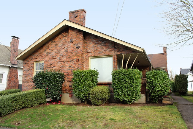 Building Photo - 5112/5116 NE 32nd Ave. Unit 5112