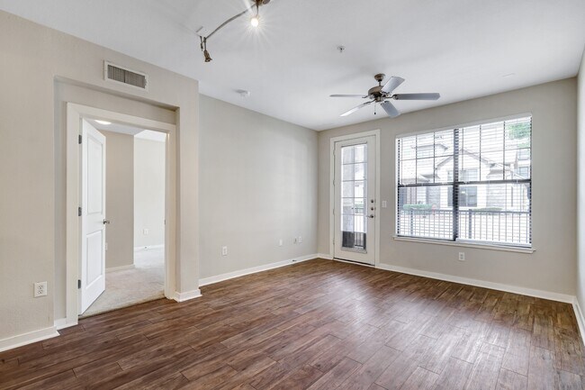 Photo - 7342 Oak Manor Dr