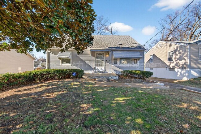 Photo - 6029 Evergreen Blvd