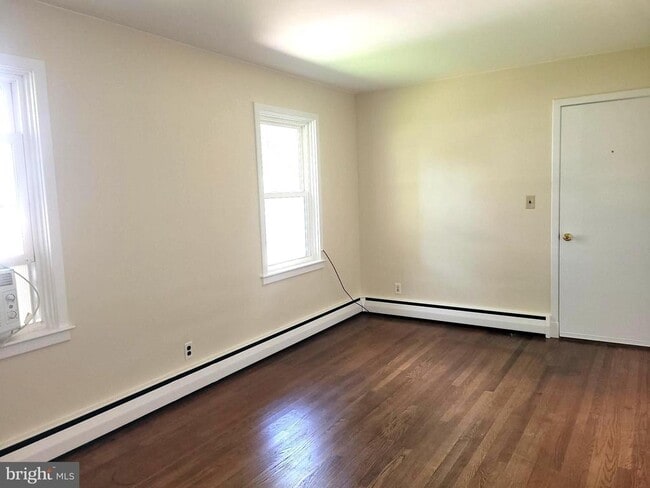 Photo - 2747 Cedarhurst Rd