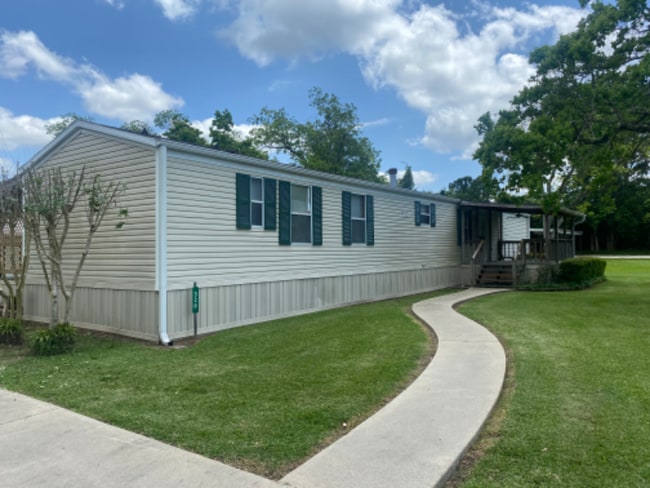 Photo - 320 Stewart St