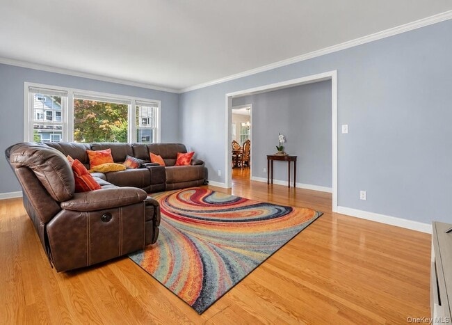 124 Bradford Ave