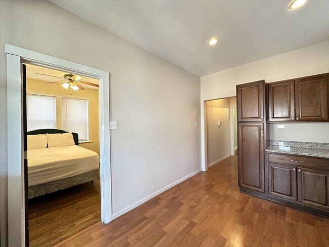 Photo - 5023 N Ridgeway Ave Unit 3