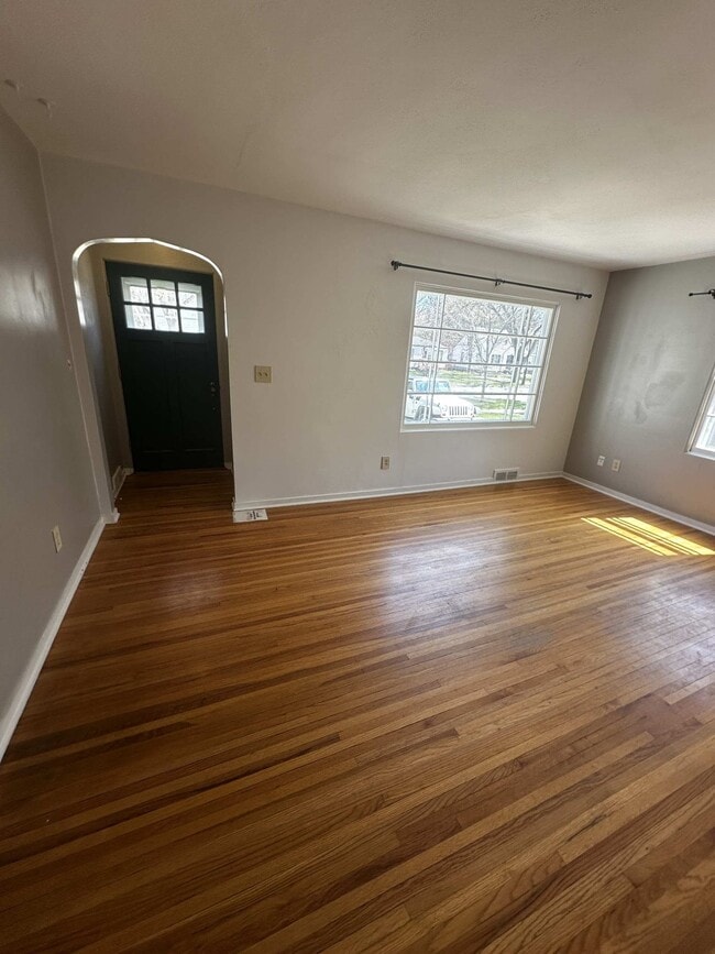 Photo - 1538 10th St N