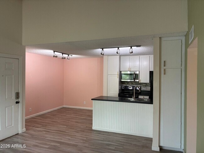 8055 E Thomas Rd Unit L204