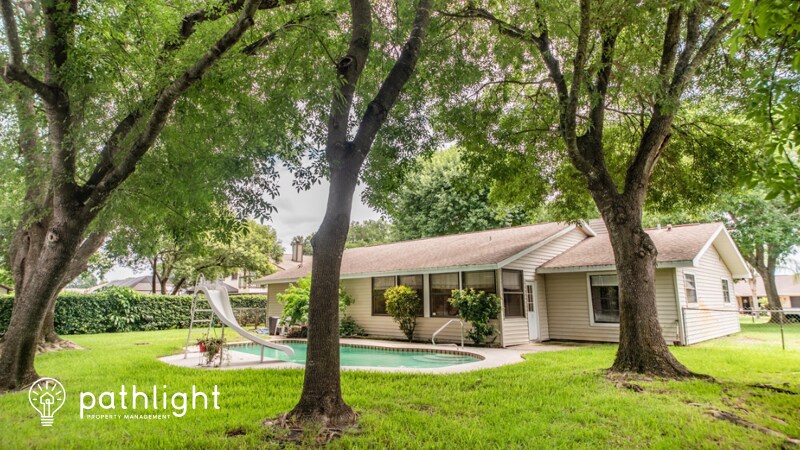 Photo - 869 Chickadee Dr