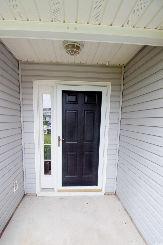 Photo - 9490 Leeds Cir