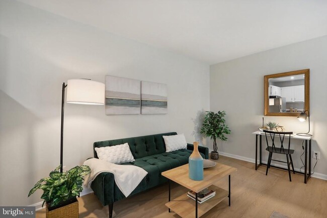 Photo - 6638 Hillandale Rd