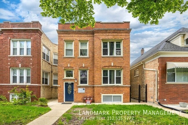 Building Photo - 4343 W Drummond Pl Unit G