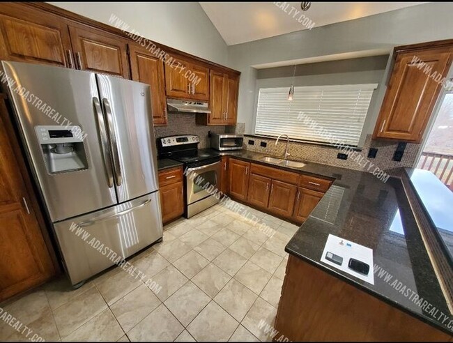 Photo - Gorgeous Olathe Home in South Hampton Subdivision-Available in SEPTEMBER!!