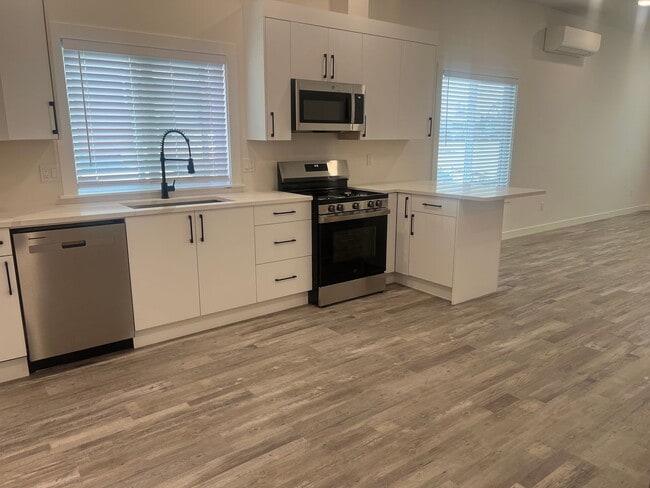 Photo - Beautifully Remodeled 3 Bedroom Home in Downtown Ferndale!