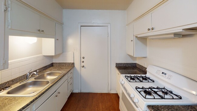 Photo - 3 Bedroom/1 Bath - Home Walking Distance to UNT Campus