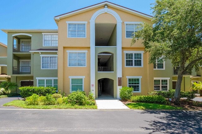 Building Photo - 4010 Grande Vista Blvd Unit 118