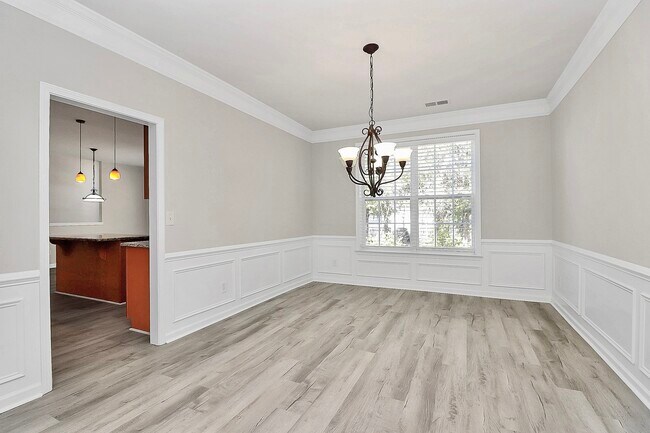 Photo - 2108 Oakcliffe Ct