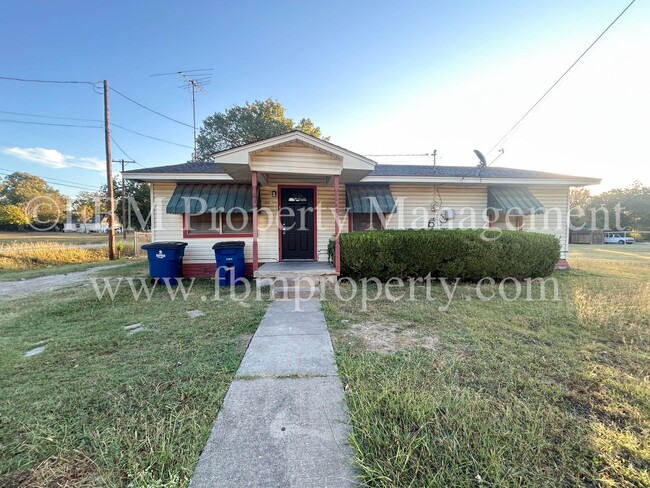 Photo - 1312 N Shawnee St